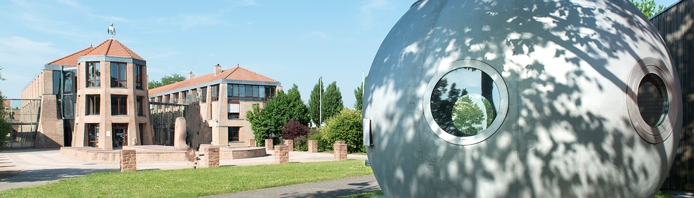 Jockgrim - Kugelhaus und Rathaus Verbandsgemeinde